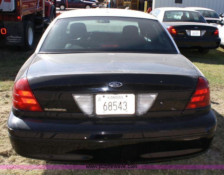 image for item 4800 2007 Ford Crown Victoria Police Interceptor