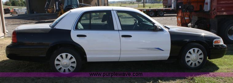 image for item 4800 2007 Ford Crown Victoria Police Interceptor