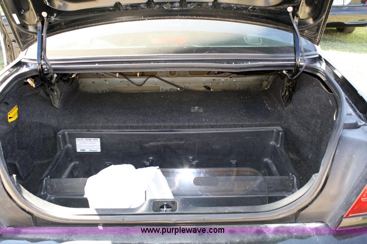 image for item 4800 2007 Ford Crown Victoria Police Interceptor