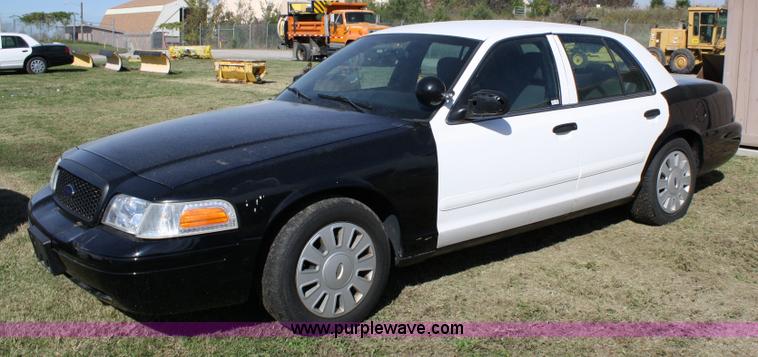 image for item 4801 2007 Ford Crown Victoria Police Interceptor
