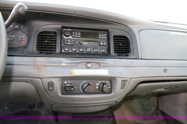 image for item 4802 2005 Ford Crown Victoria Police Interceptor