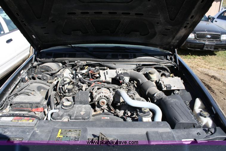 image for item 4802 2005 Ford Crown Victoria Police Interceptor
