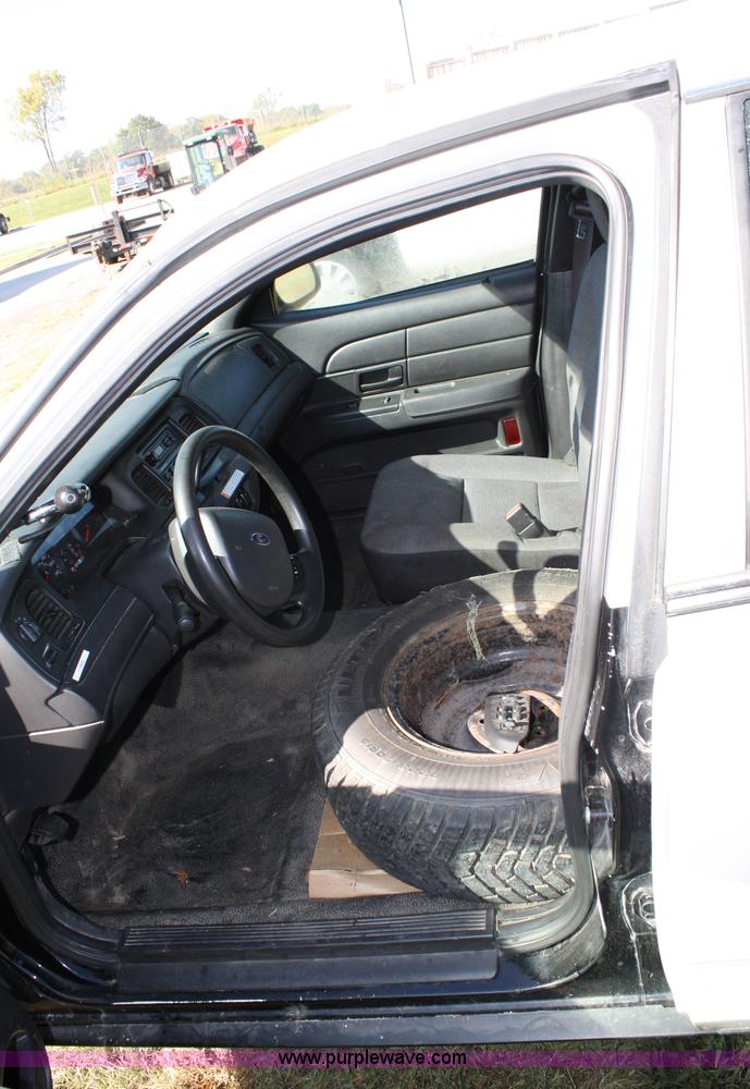 image for item 4803 2007 Ford Crown Victoria Police Interceptor