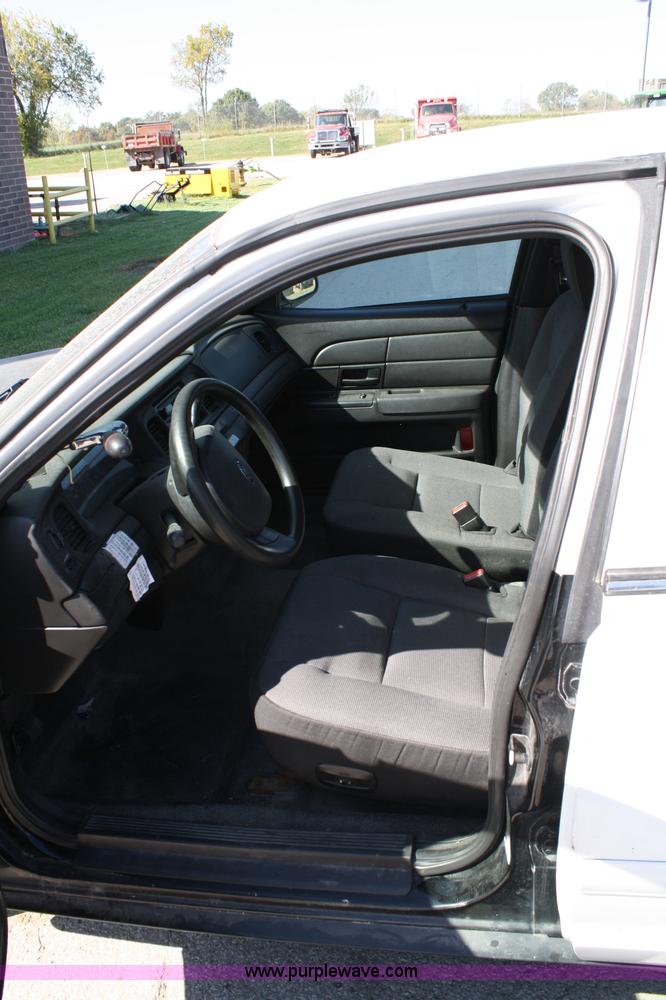image for item 4804 2007 Ford Crown Victoria Police Interceptor