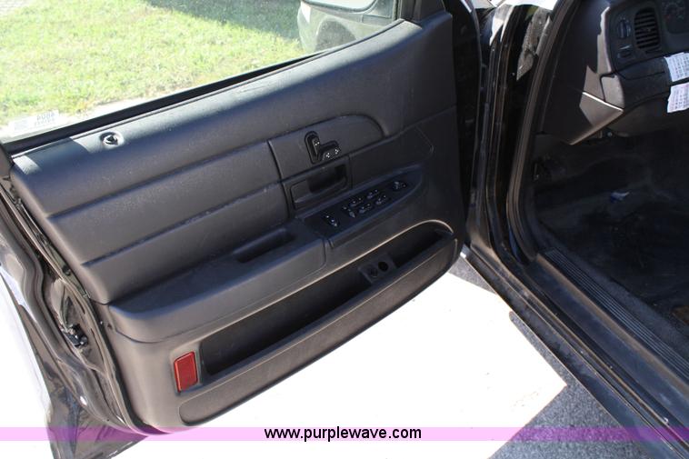 image for item 4804 2007 Ford Crown Victoria Police Interceptor