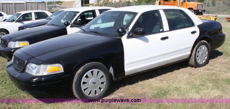 image for item 4805 2007 Ford Crown Victoria Police Interceptor