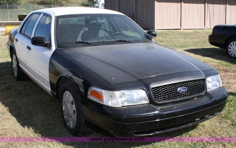 image for item 4805 2007 Ford Crown Victoria Police Interceptor