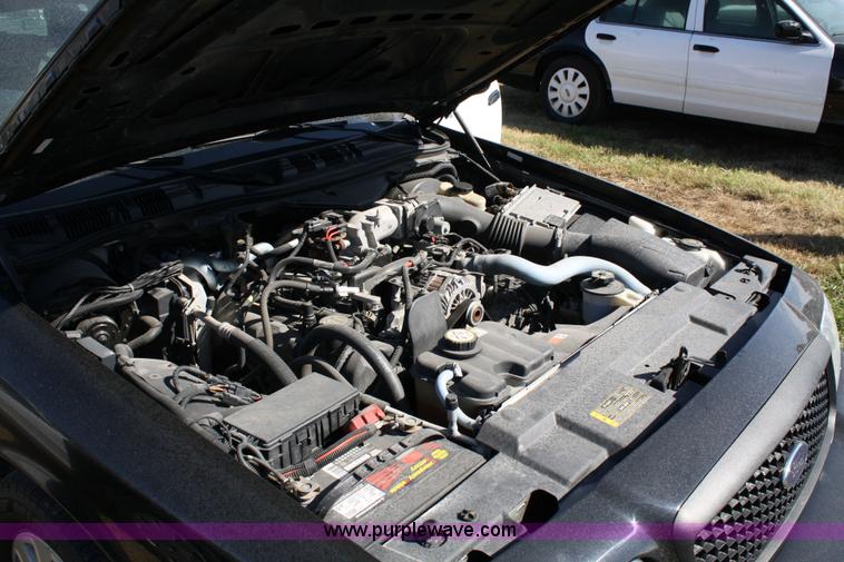 image for item 4805 2007 Ford Crown Victoria Police Interceptor
