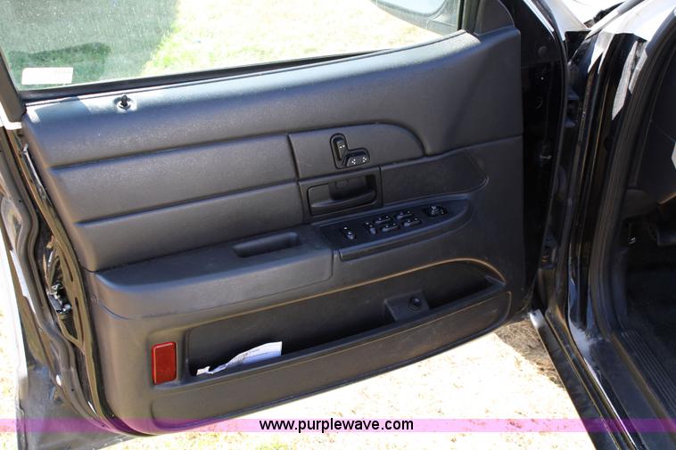 image for item 4805 2007 Ford Crown Victoria Police Interceptor