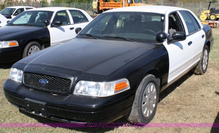 image for item 4806 2007 Ford Crown Victoria Police Interceptor