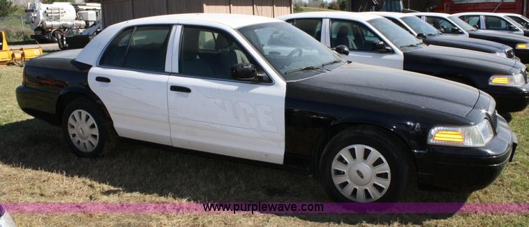 image for item 4806 2007 Ford Crown Victoria Police Interceptor