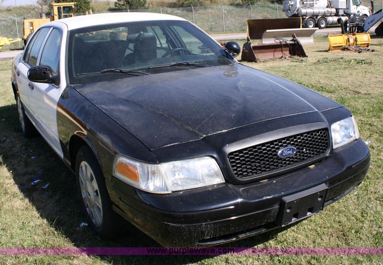 image for item 4807 2007 Ford Crown Victoria Police Interceptor
