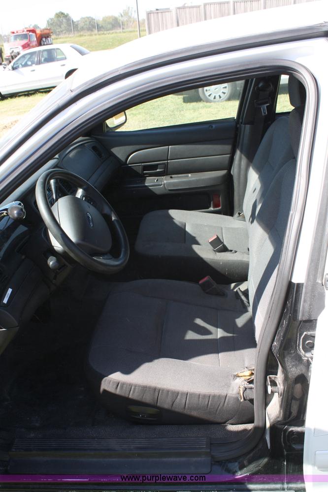 image for item 4807 2007 Ford Crown Victoria Police Interceptor