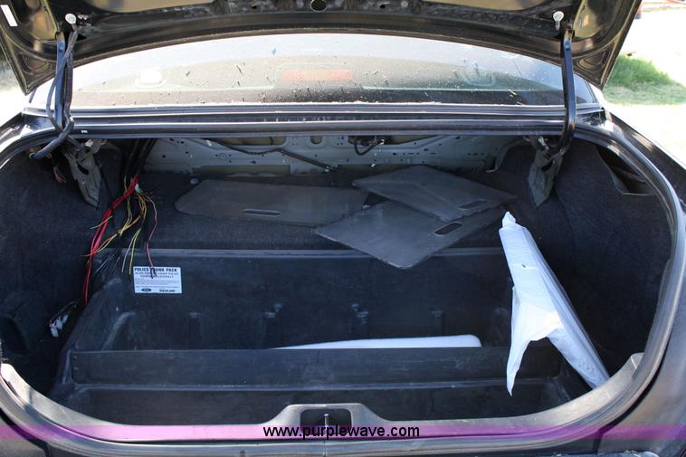 image for item 4807 2007 Ford Crown Victoria Police Interceptor