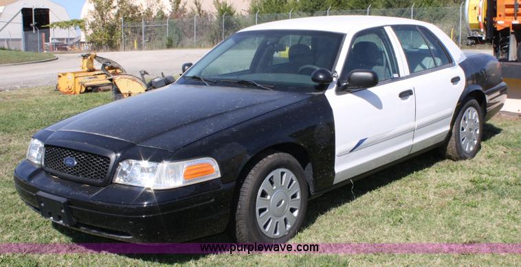 image for item 4809 2005 Ford Crown Victoria Police Interceptor