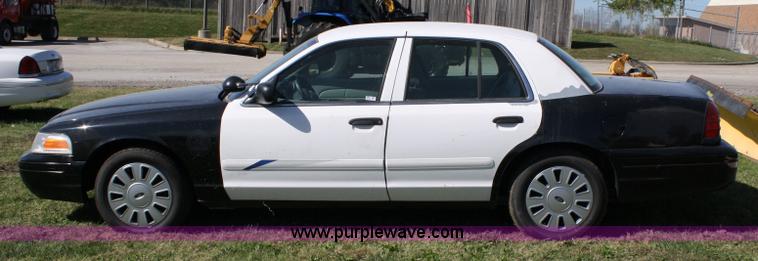 image for item 4809 2005 Ford Crown Victoria Police Interceptor