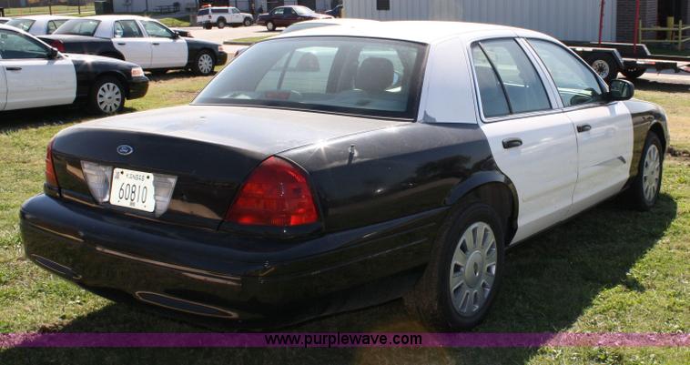 image for item 4809 2005 Ford Crown Victoria Police Interceptor