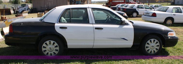 image for item 4809 2005 Ford Crown Victoria Police Interceptor