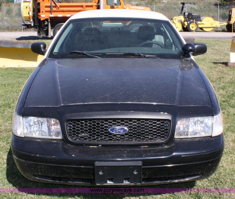 image for item 4809 2005 Ford Crown Victoria Police Interceptor