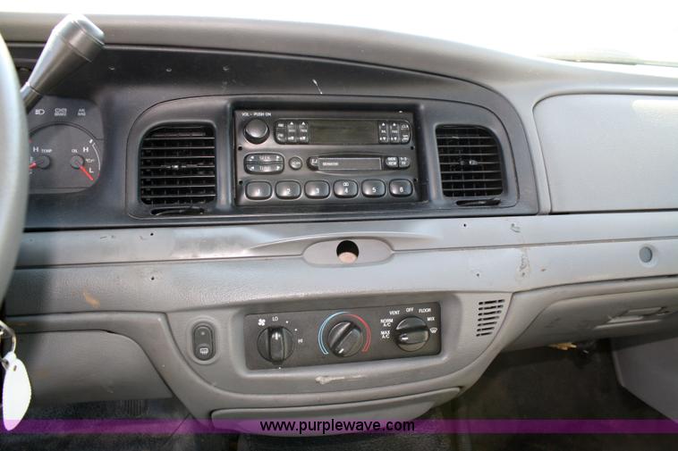 image for item 4809 2005 Ford Crown Victoria Police Interceptor