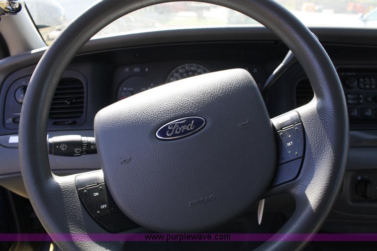 image for item 4809 2005 Ford Crown Victoria Police Interceptor