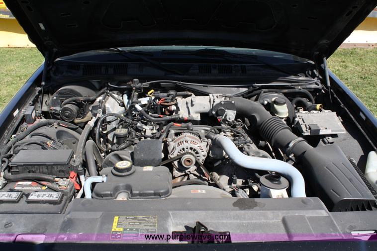 image for item 4809 2005 Ford Crown Victoria Police Interceptor