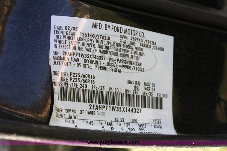 image for item 4809 2005 Ford Crown Victoria Police Interceptor