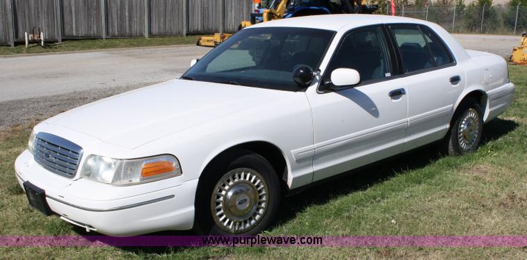 image for item 4810 1999 Ford Crown Victoria Police Interceptor
