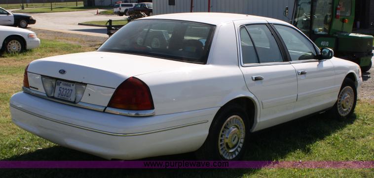 image for item 4810 1999 Ford Crown Victoria Police Interceptor