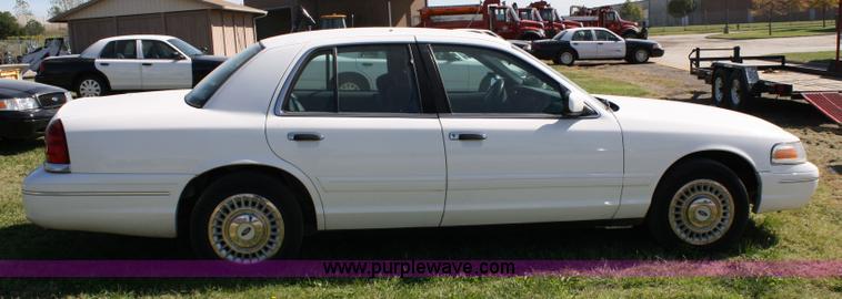 image for item 4810 1999 Ford Crown Victoria Police Interceptor