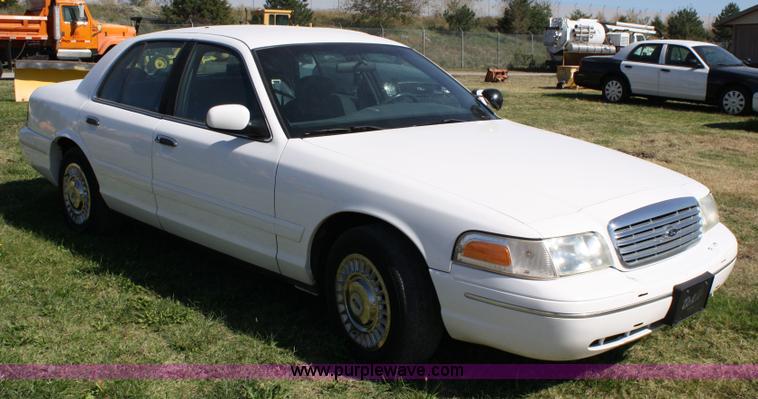 image for item 4810 1999 Ford Crown Victoria Police Interceptor