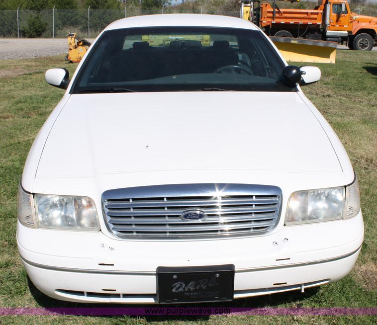 image for item 4810 1999 Ford Crown Victoria Police Interceptor