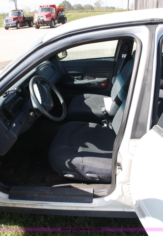 image for item 4810 1999 Ford Crown Victoria Police Interceptor