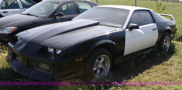 image for item 4813 1986 Chevrolet Camaro