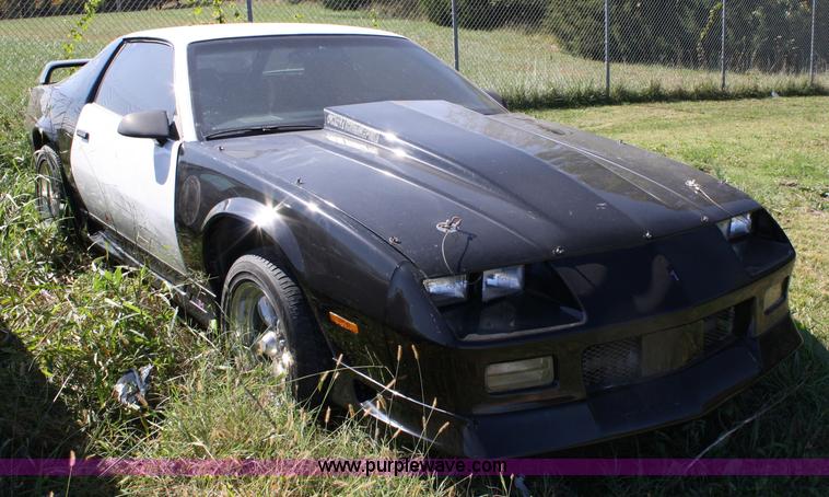 image for item 4813 1986 Chevrolet Camaro