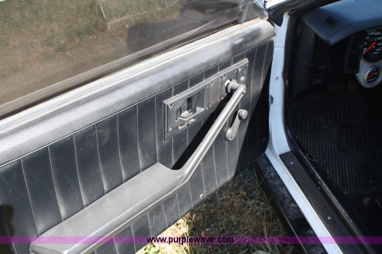 image for item 4813 1986 Chevrolet Camaro