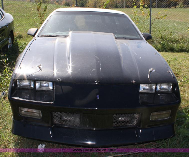 image for item 4813 1986 Chevrolet Camaro