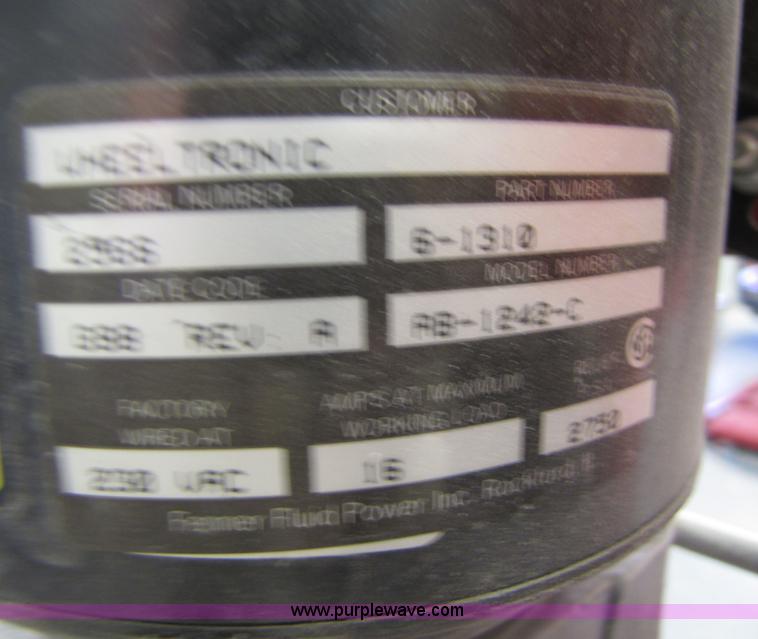 image for item 5176 Snap-on Wheel Tronic two post car lift