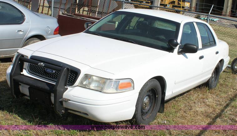 image for item 6169 2001 Ford Crown Victoria Police Interceptor