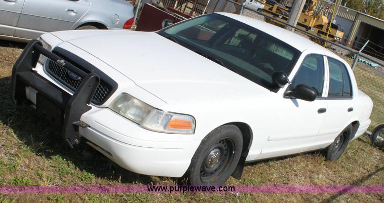 image for item 6169 2001 Ford Crown Victoria Police Interceptor