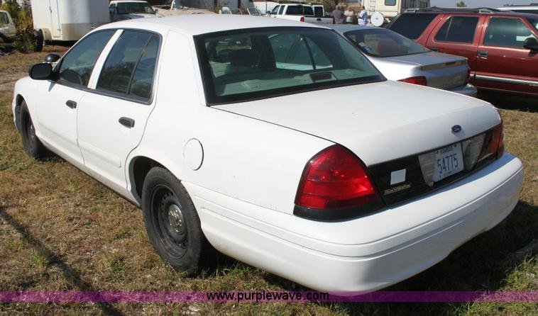 image for item 6169 2001 Ford Crown Victoria Police Interceptor