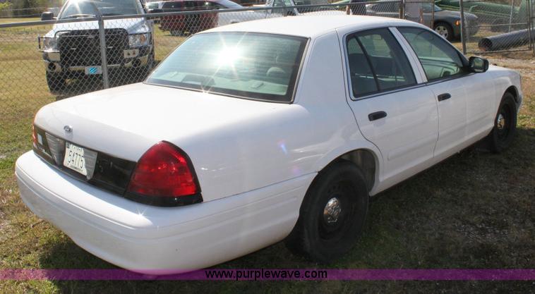 image for item 6169 2001 Ford Crown Victoria Police Interceptor