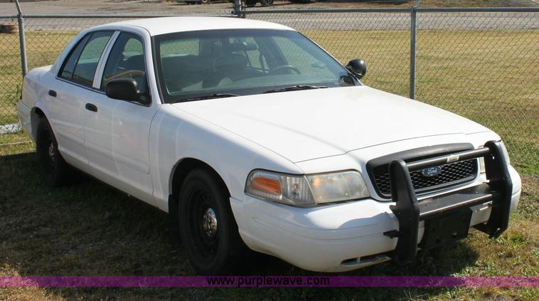 image for item 6169 2001 Ford Crown Victoria Police Interceptor