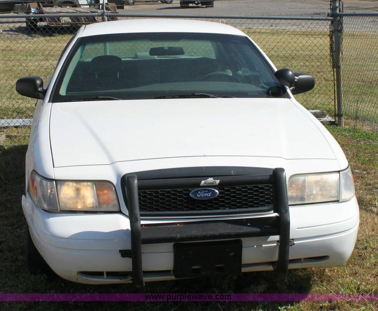 image for item 6169 2001 Ford Crown Victoria Police Interceptor