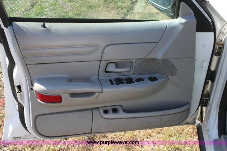 image for item 6169 2001 Ford Crown Victoria Police Interceptor