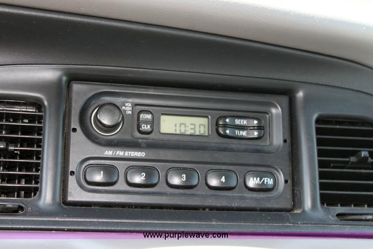 image for item 6169 2001 Ford Crown Victoria Police Interceptor