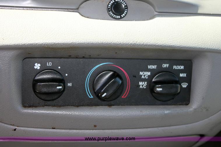 image for item 6169 2001 Ford Crown Victoria Police Interceptor