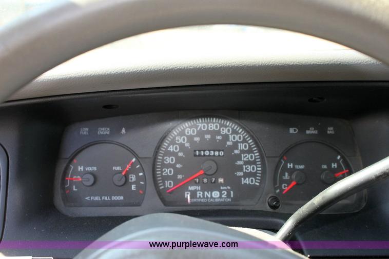 image for item 6169 2001 Ford Crown Victoria Police Interceptor