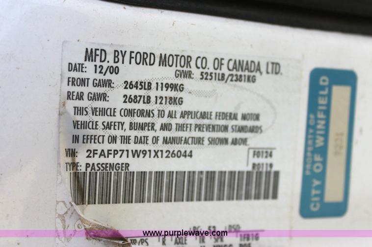 image for item 6169 2001 Ford Crown Victoria Police Interceptor