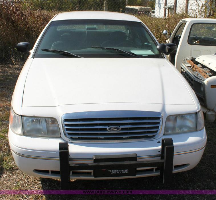 image for item 6176 1998 Ford Crown Victoria Police Interceptor